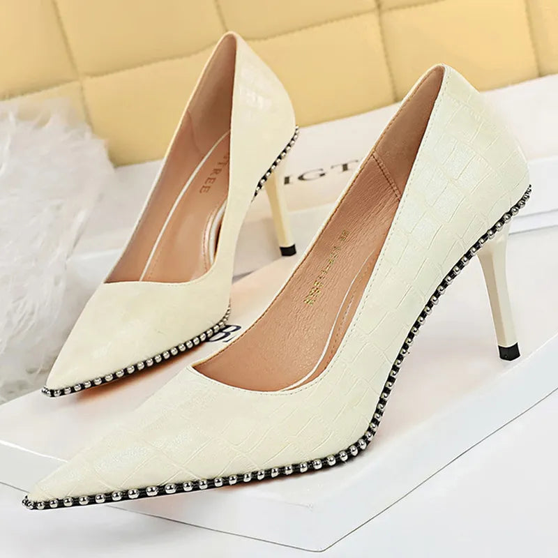 Polished Heels with an Effortless Classic Look