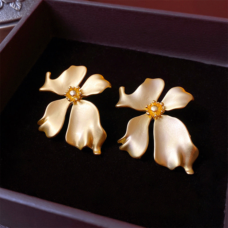 Elegant Gold Flower Earrings