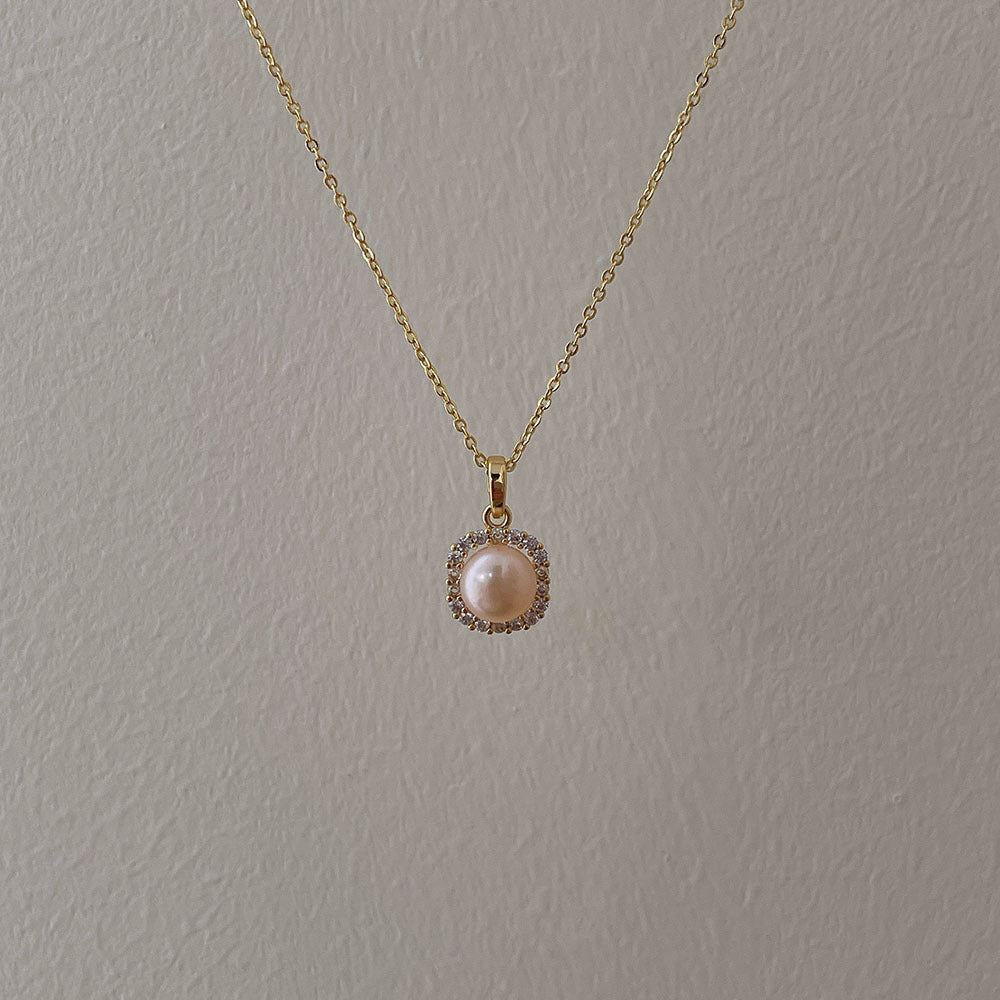 Elegant Pearl Necklace