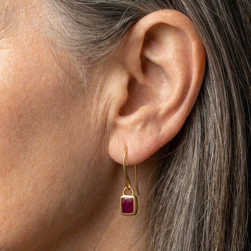 An Purple Gem Drop Earrings
