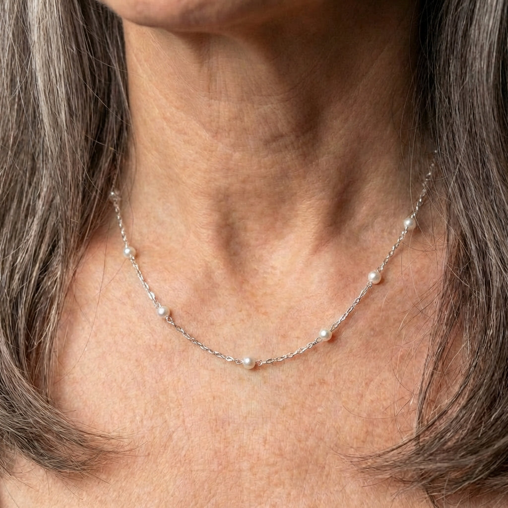 Elegant Shiny Pearl Necklace