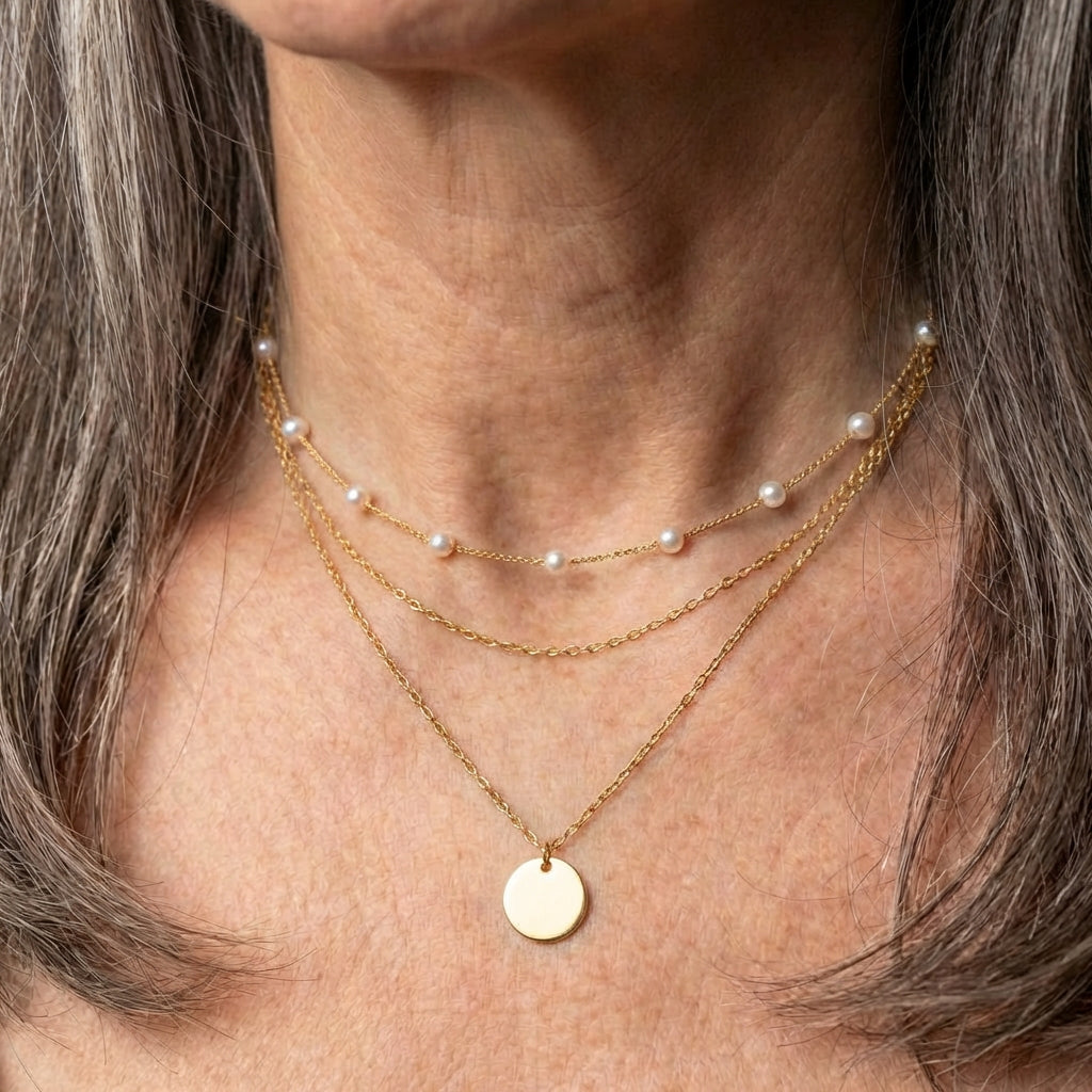 Gold Plated Necklace With Pearls in Gold