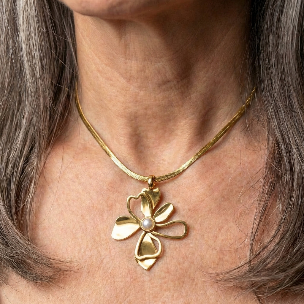 Hollow Flower Pearl Gold Necklace