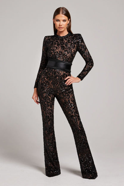 Effortlessly Elegant Garment with a Timeless Design