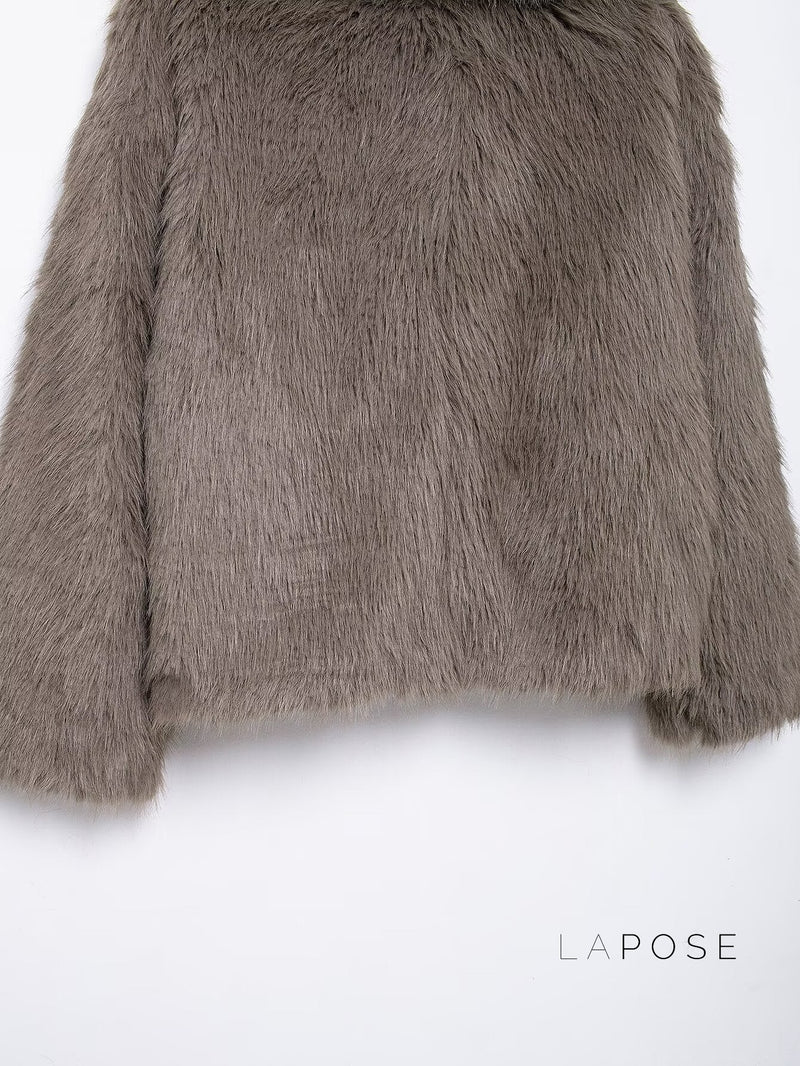 Elegantly Styled Coat for Everyday Wear