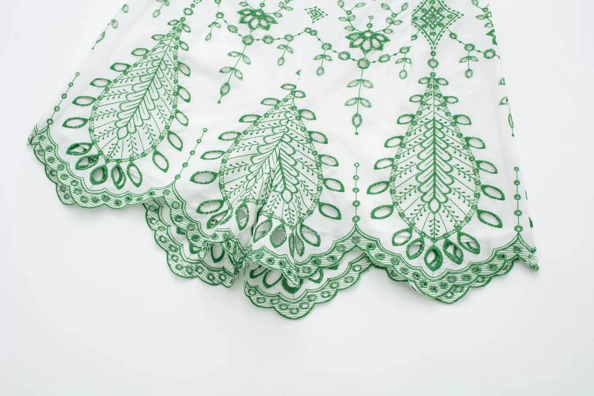 Beautifully Crafted Blouse in a Classic Style