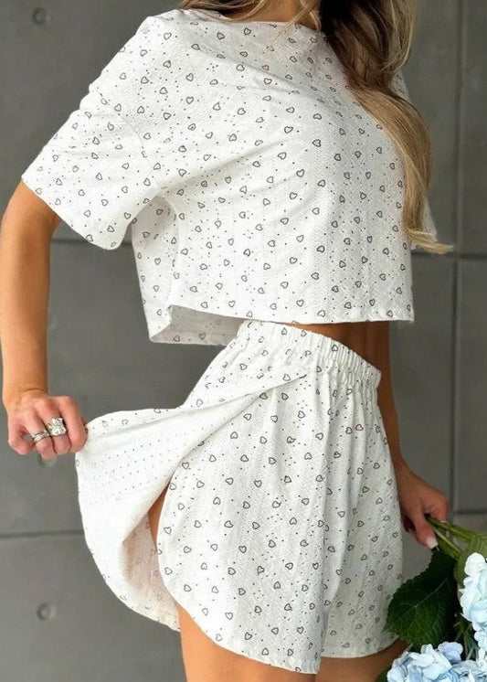 Effortlessly Elegant Top with a Timeless Design