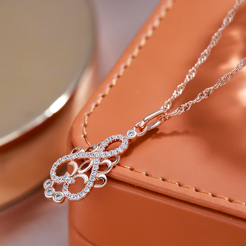 Elegant Efeu Necklace In Gold