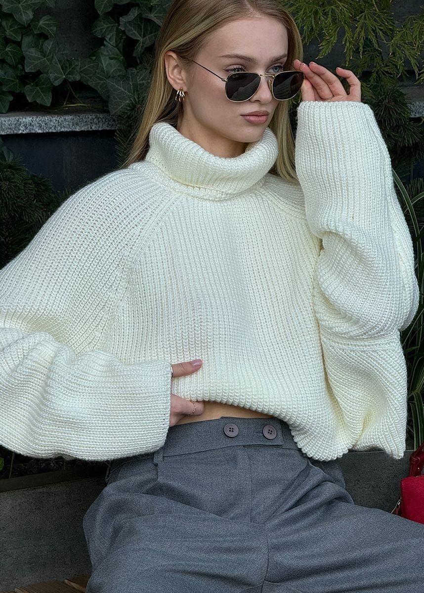Classic Vintage Sweater with a Flattering Fit