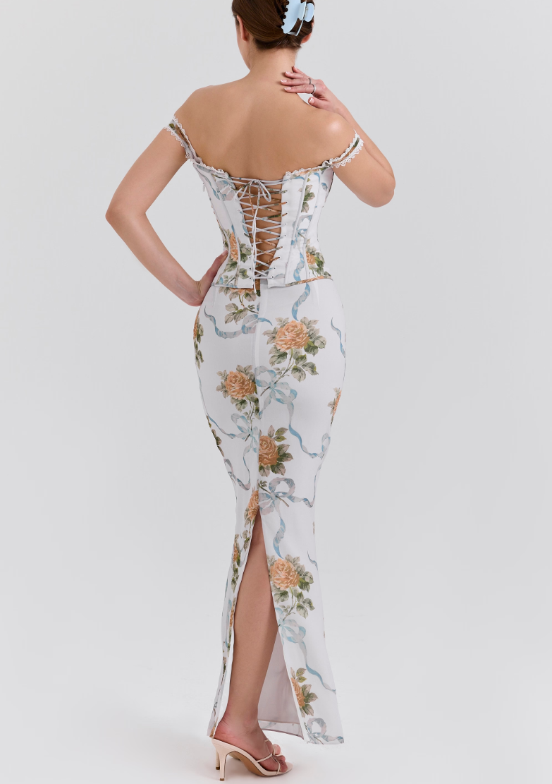Gracefully Styled Dress for Any Occasion