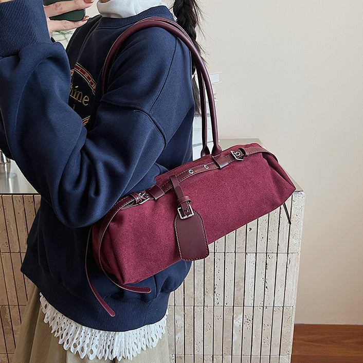 Polished Bag with an Effortless Classic Look