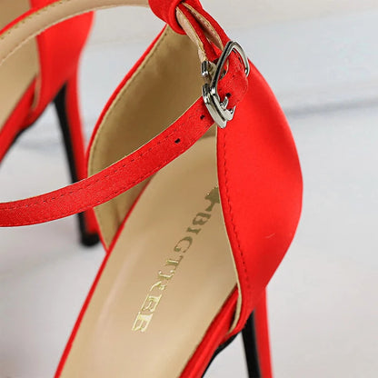 A Vintage Style Heels with Delicate Timeless Details