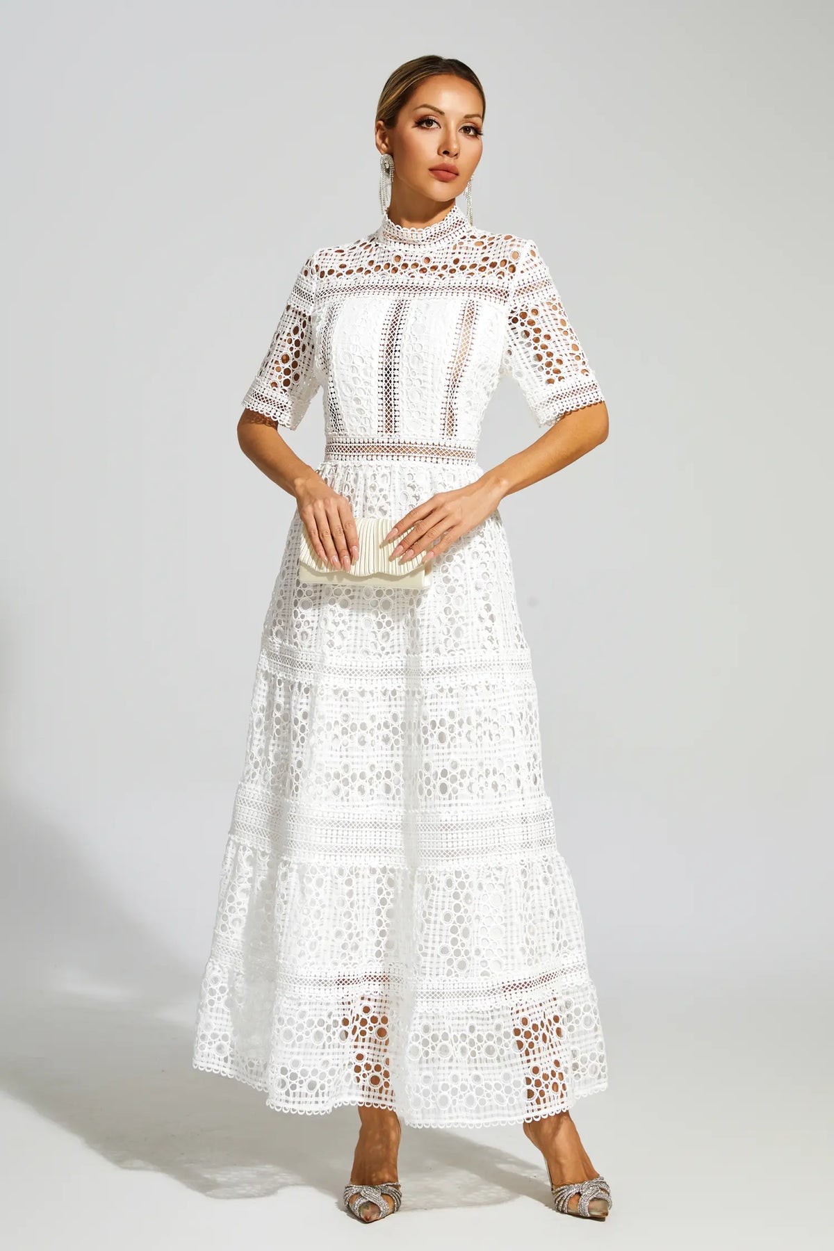 Effortlessly Elegant Dress with a Timeless Design