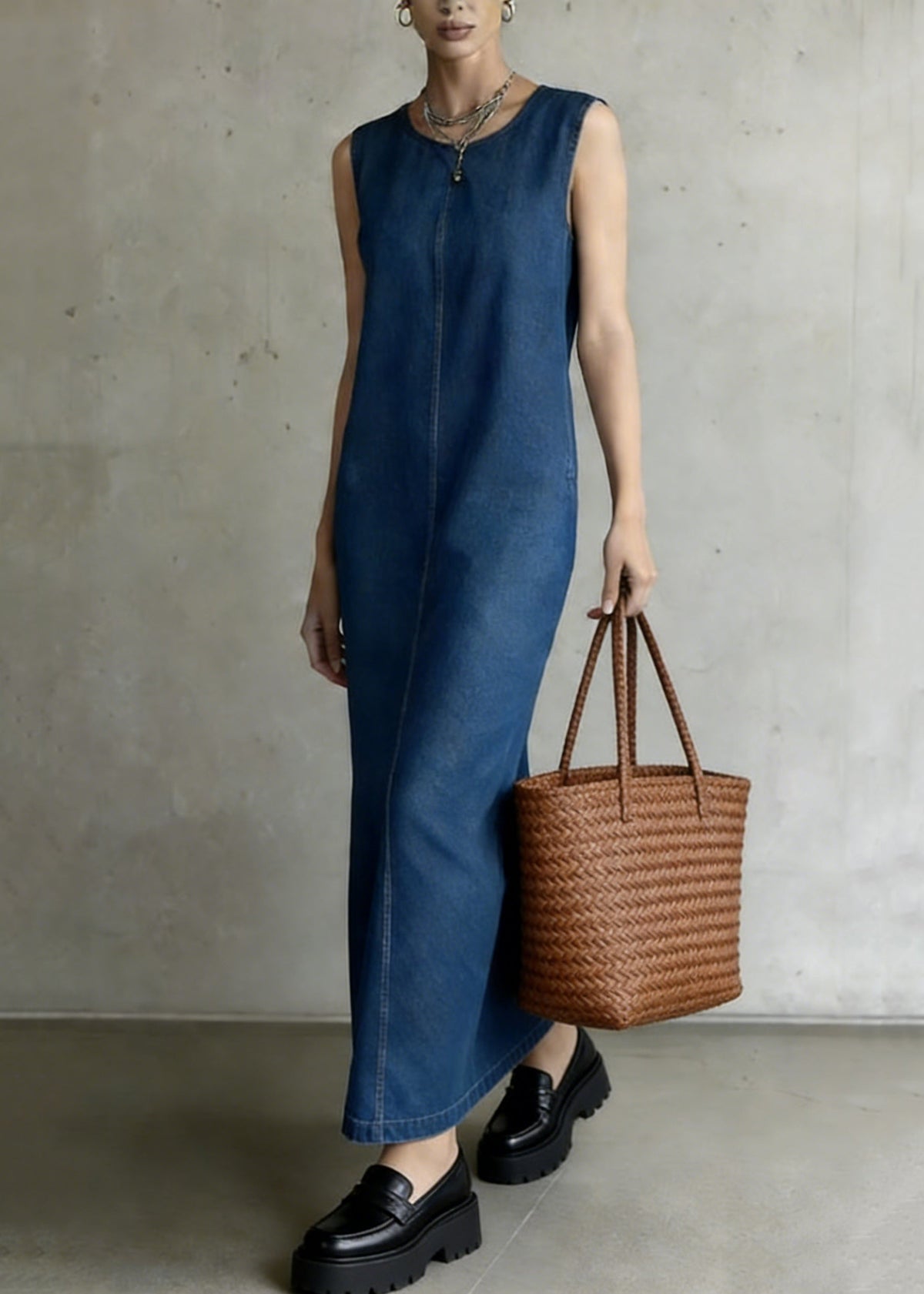 Sophisticated Dress with a Clean Classic Look