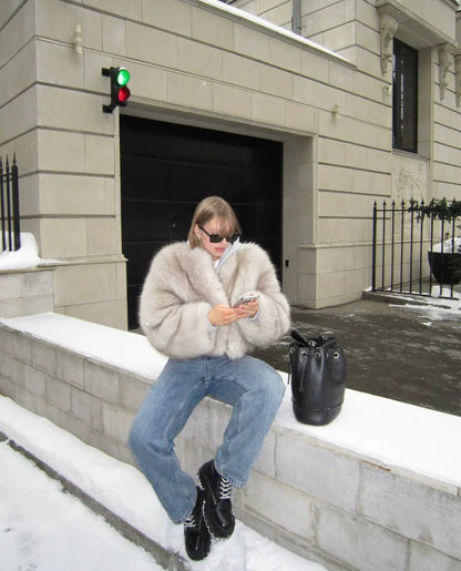 Effortlessly Elegant Coat with a Timeless Design