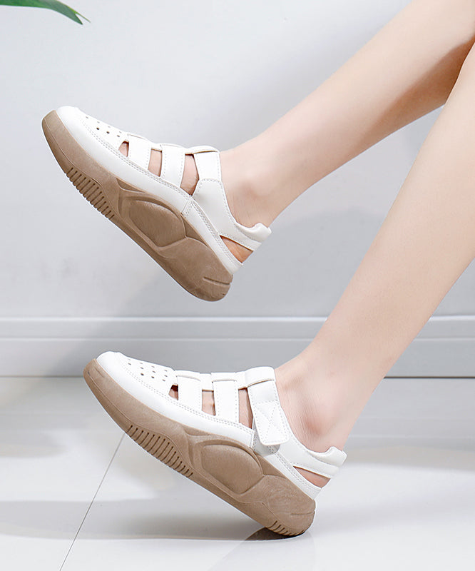 Effortlessly Elegant Sandals with a Timeless Design