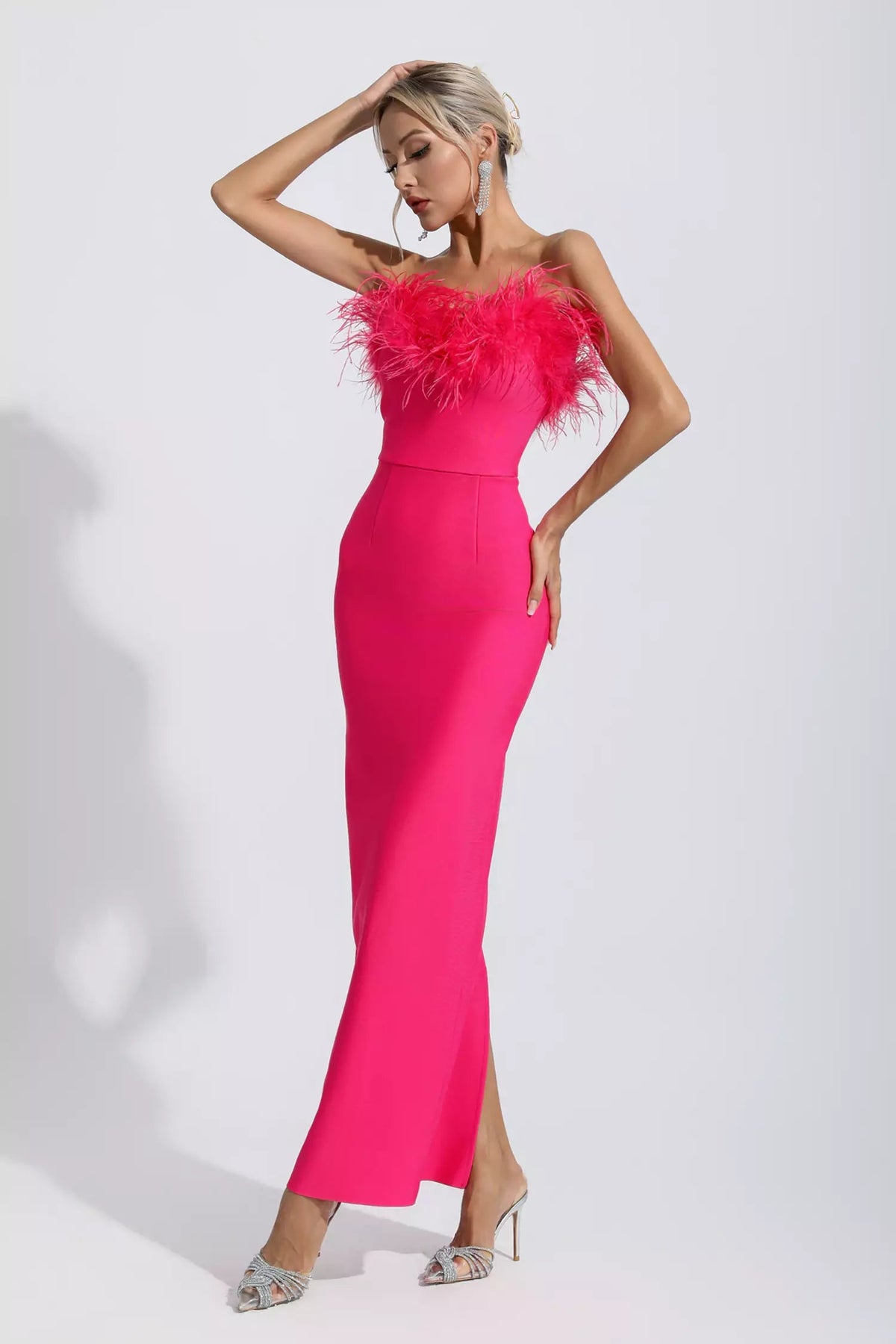 Beautifully Finished Dress in a Timeless Design