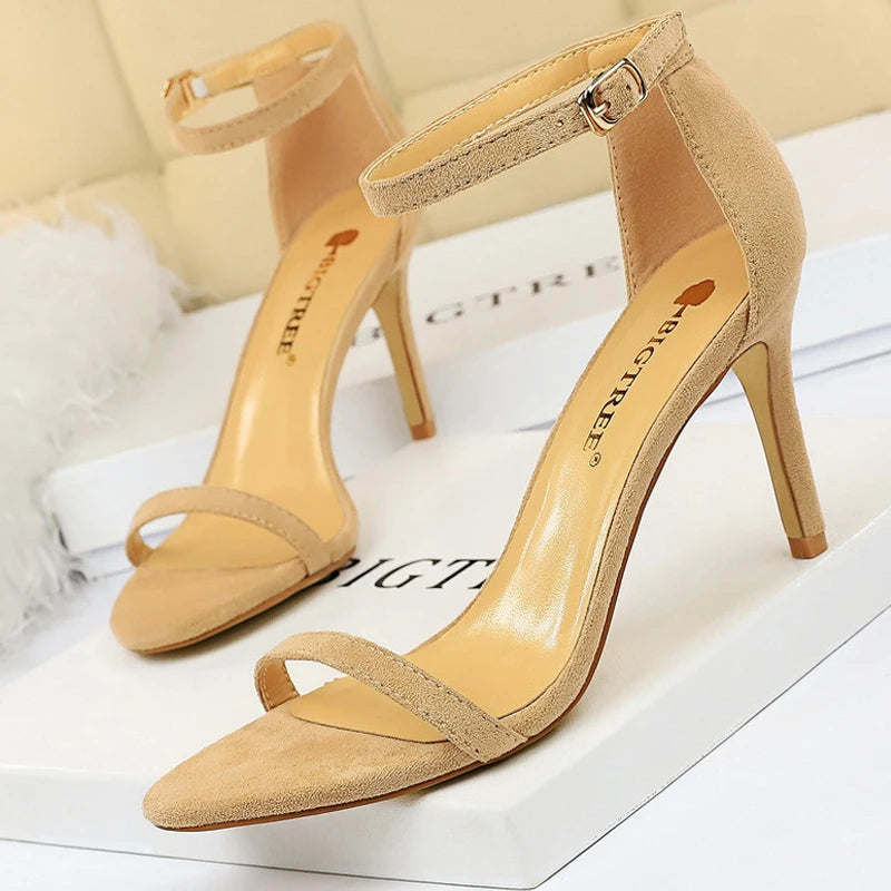 A Vintage Style Sandals with Delicate Timeless Details
