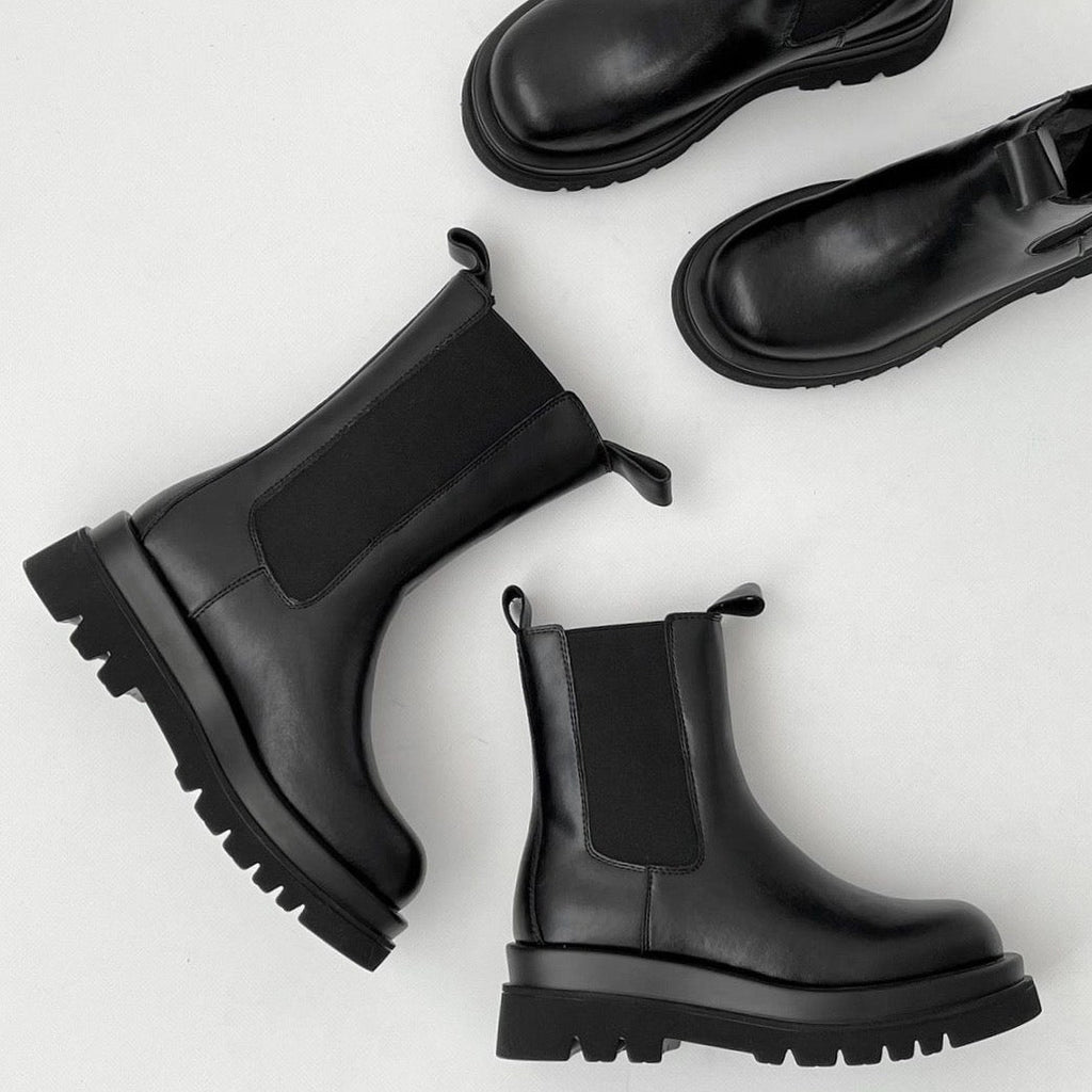 Gracefully Styled Boots for Any Occasion