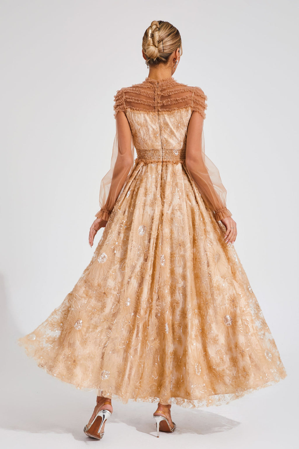 Classic Vintage Dress with a Flattering Fit