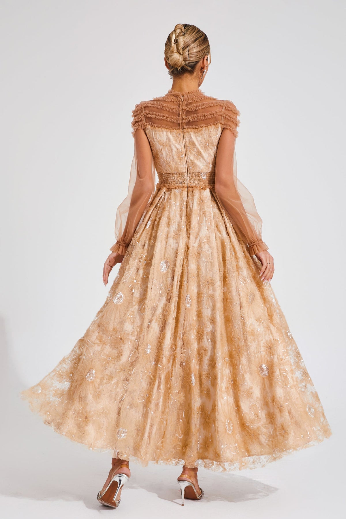 Classic Vintage Dress with a Flattering Fit