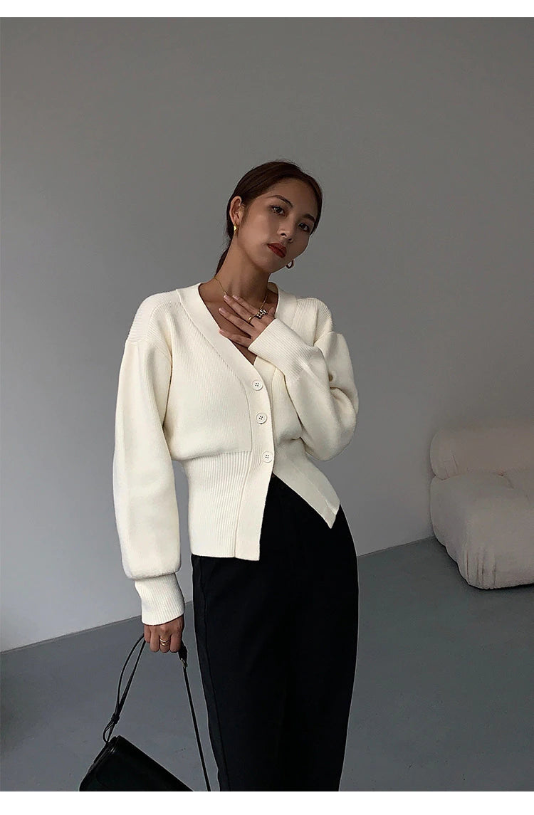 Elegantly Styled Cardigan for Everyday Wear