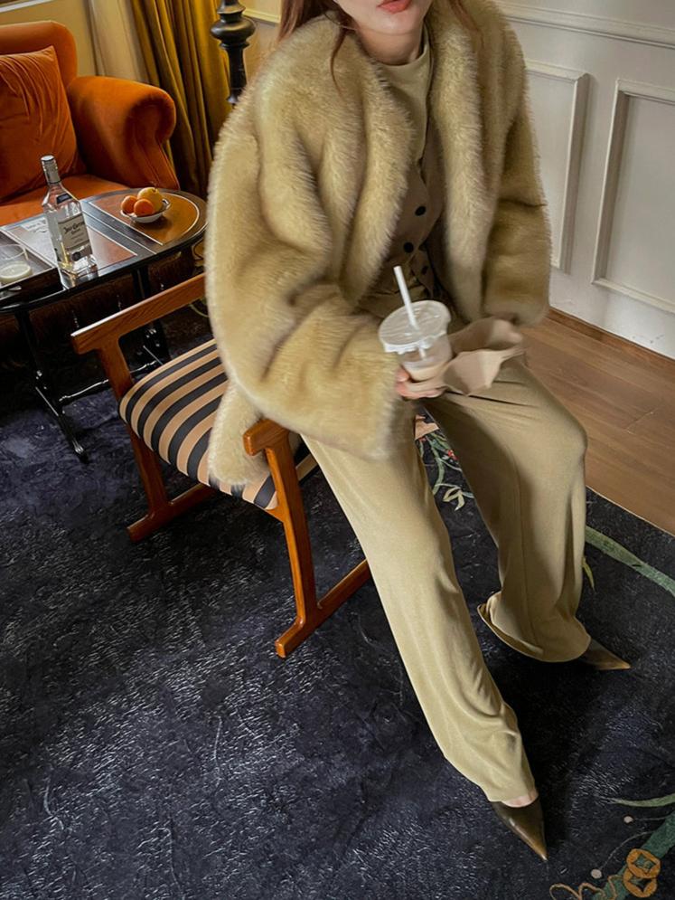 Polished Coat with an Effortless Classic Look