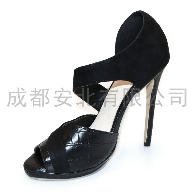 Chic Orthopedic Sandals with Unique Design