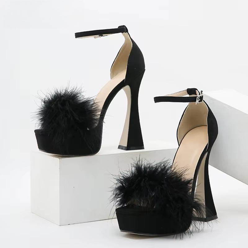 Effortlessly Elegant Heels with a Timeless Design