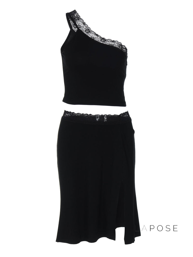 Sophisticated Garment with a Clean Classic Look