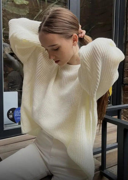 Well Tailored Sweater with a Graceful Silhouette