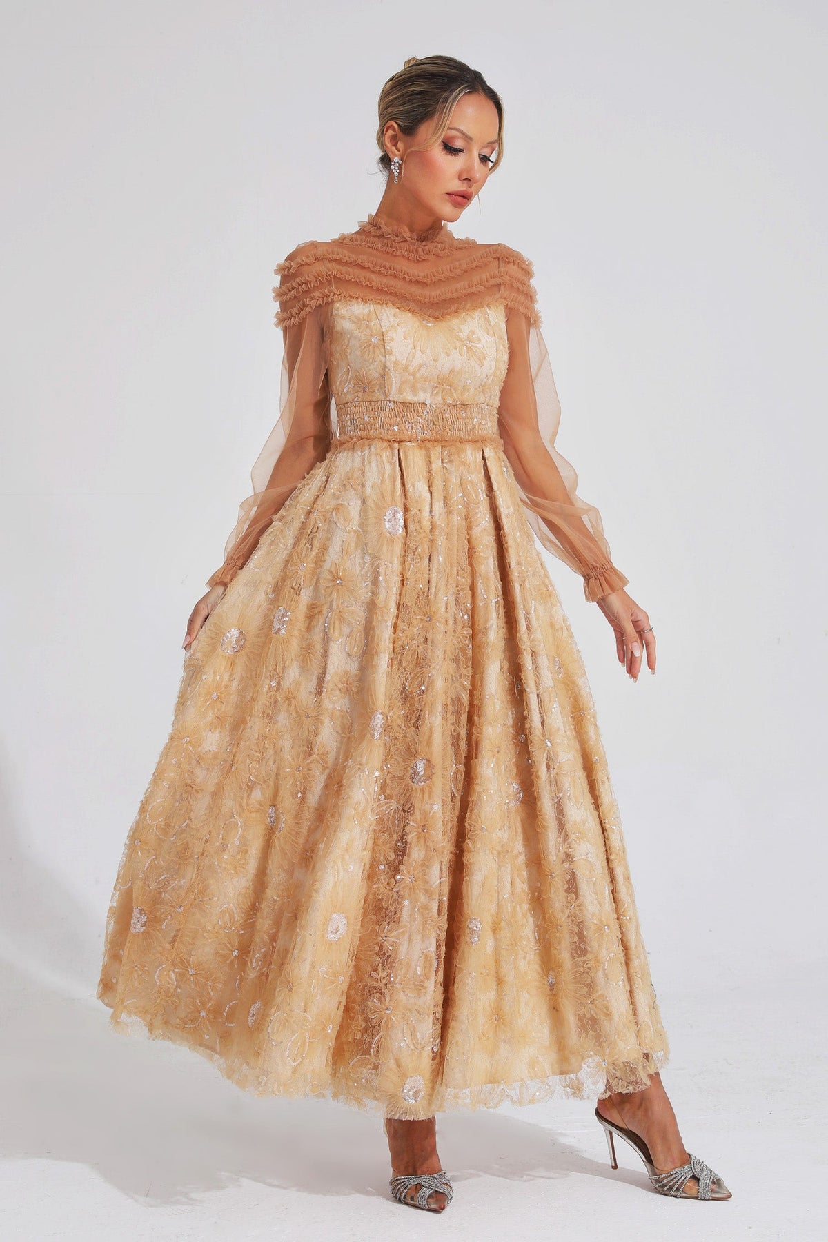 Classic Vintage Dress with a Flattering Fit