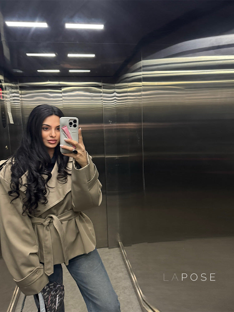Well Tailored Jacket with a Graceful Silhouette