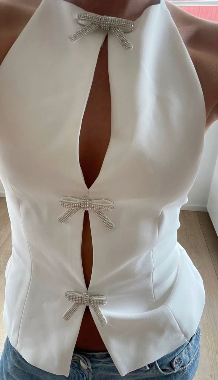 Classic Vintage & Enduringly Stylish Top