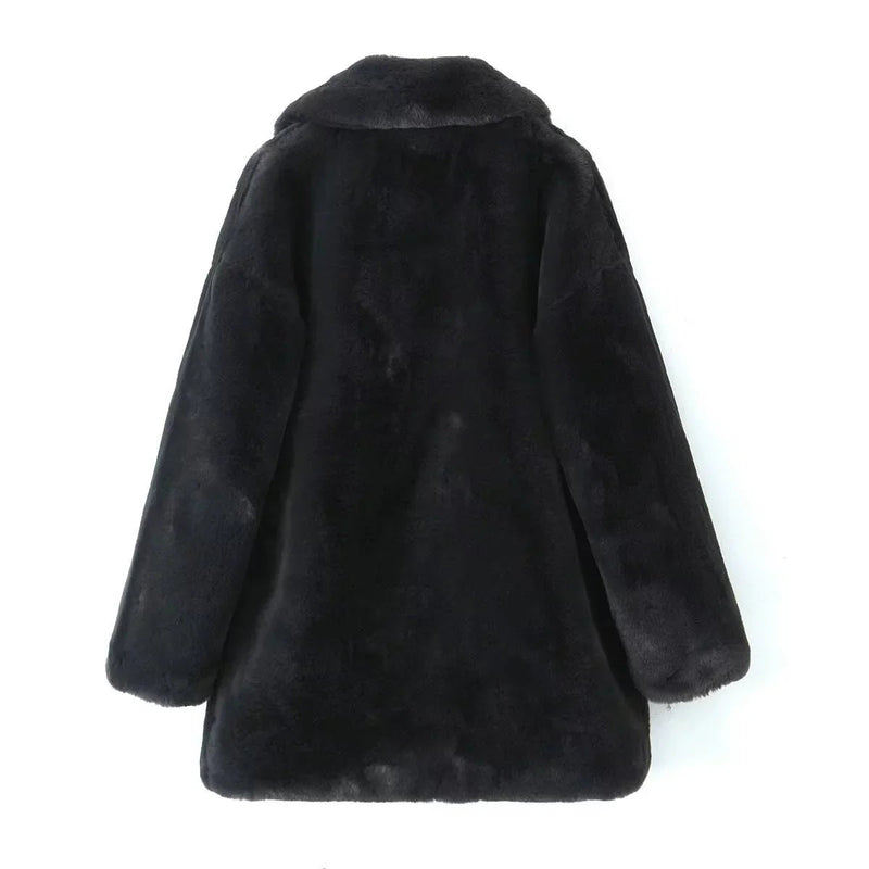 Effortlessly Elegant Coat with a Timeless Design