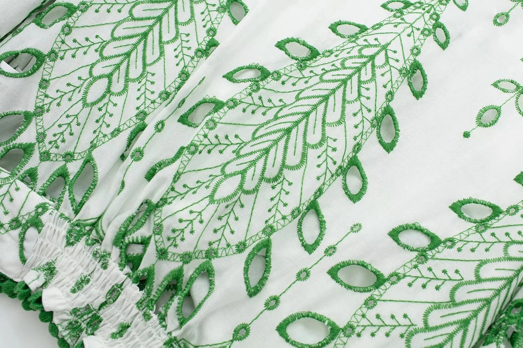 Beautifully Crafted Blouse in a Classic Style