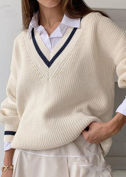 Well Tailored Sweater with a Graceful Silhouette