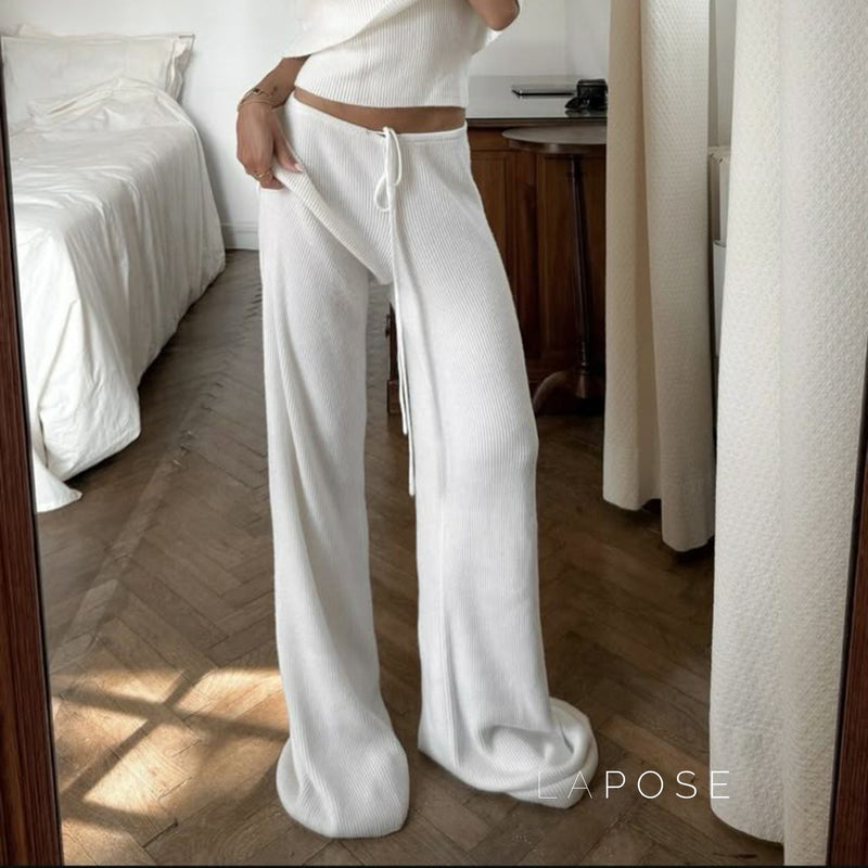 Classic Vintage Pants with a Flattering Fit