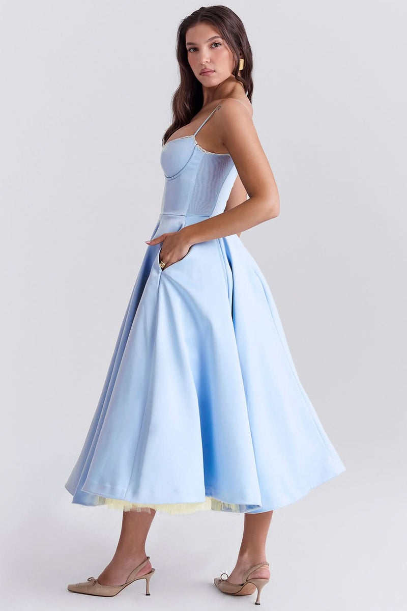 Classic Vintage Dress with a Flattering Fit