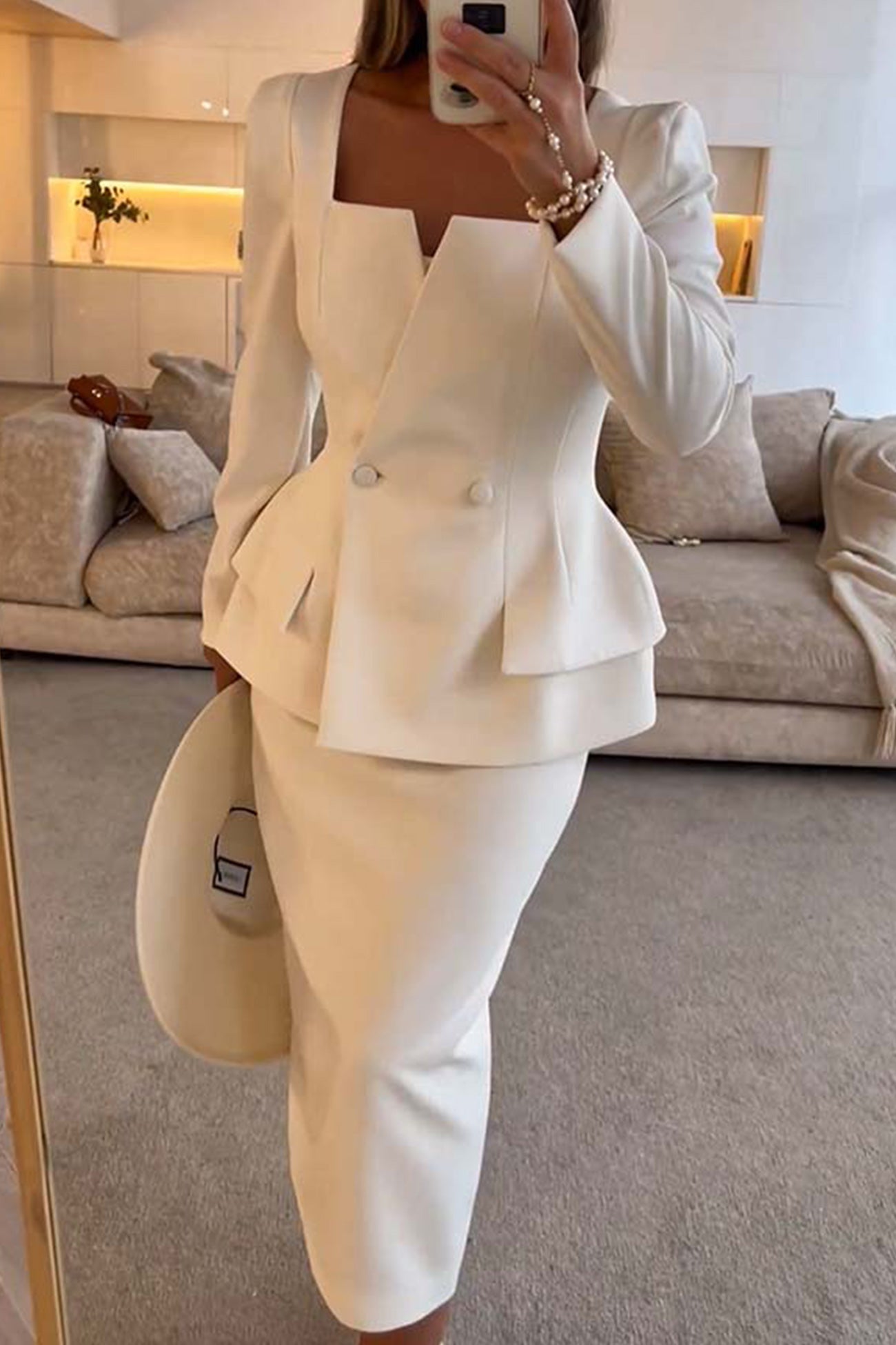 Beautifully Finished Top in a Timeless Design