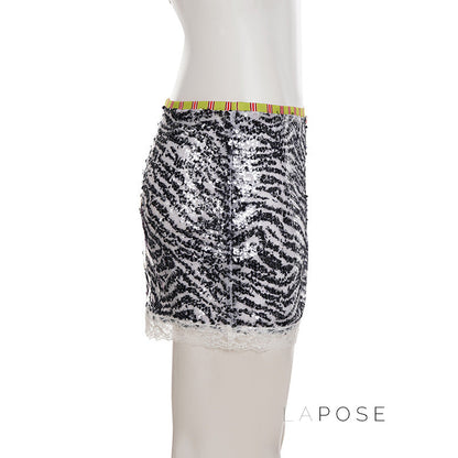 Effortlessly Elegant Garment with a Timeless Design