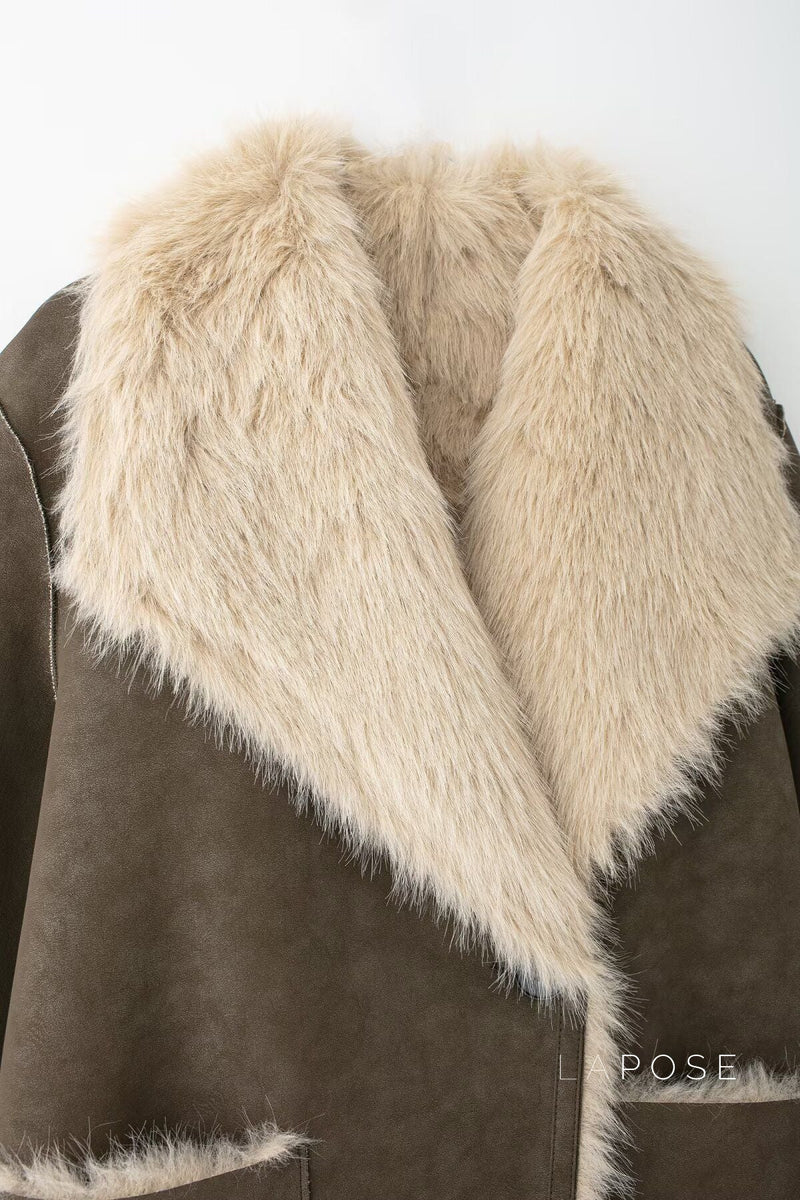 Beautifully Finished Coat in a Timeless Design