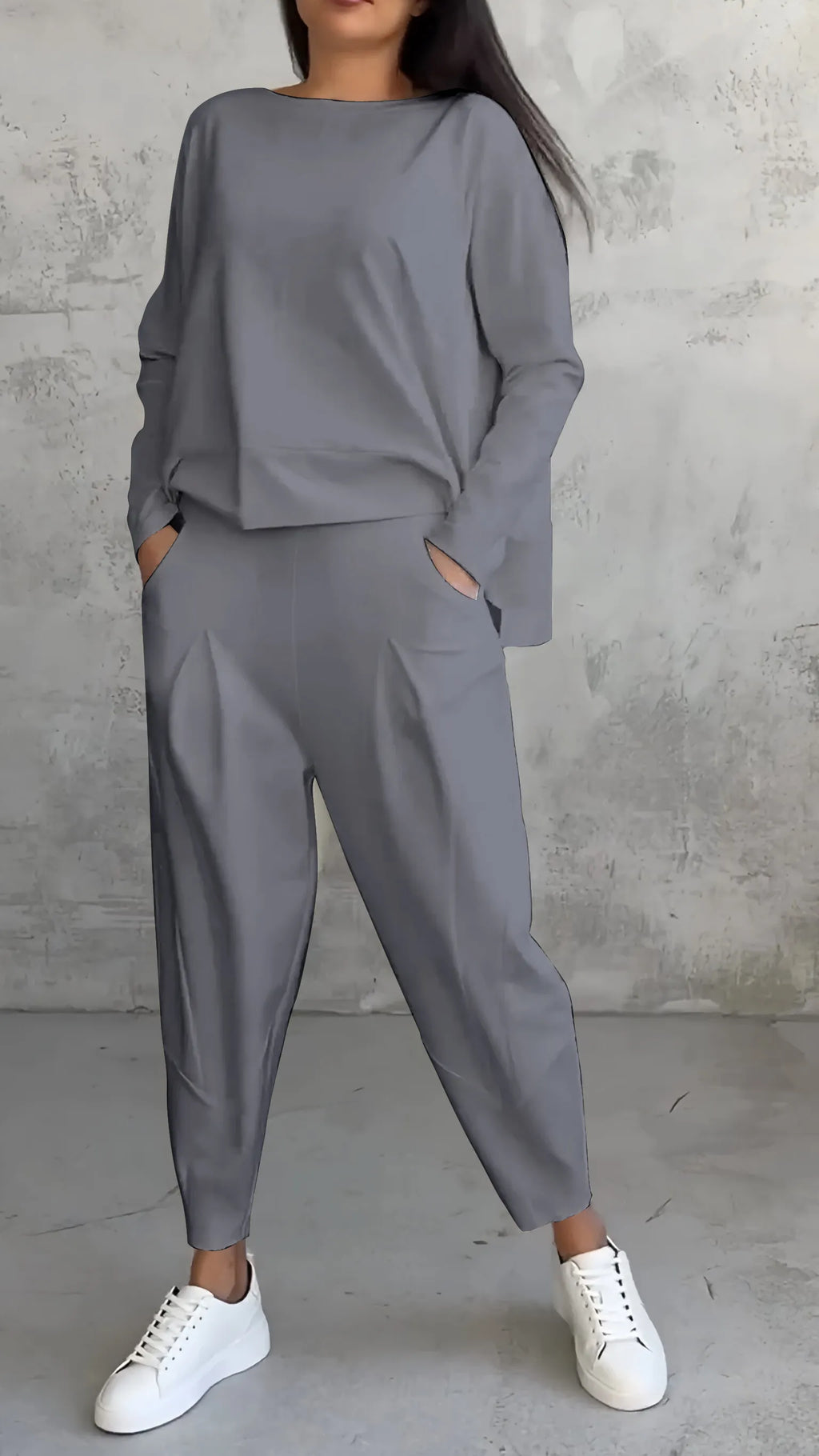Two-piece set in a casual relaxed-fit style