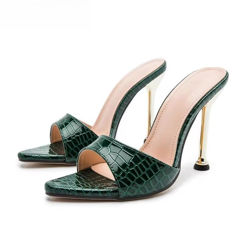 Well Tailored Sandals with a Graceful Silhouette