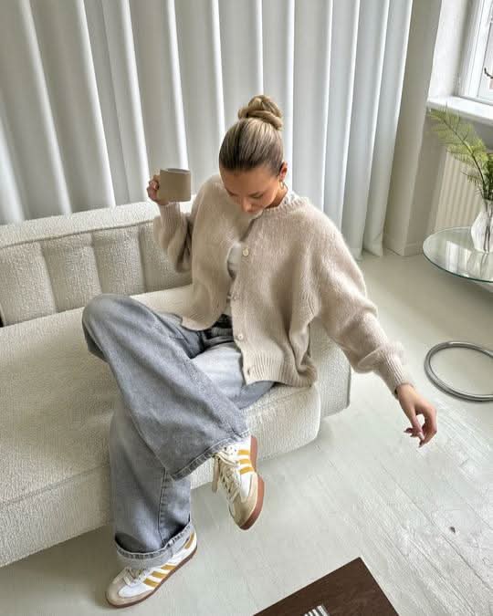 Gracefully Styled Cardigan for Any Occasion