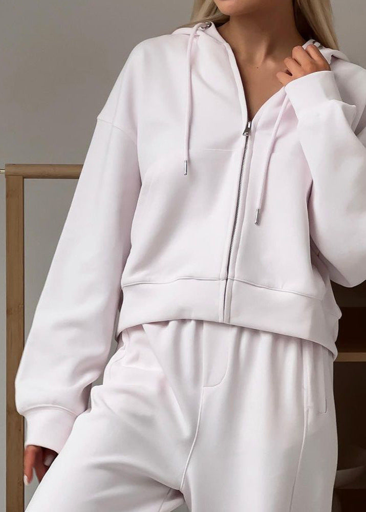 Well Tailored Pants with a Graceful Silhouette