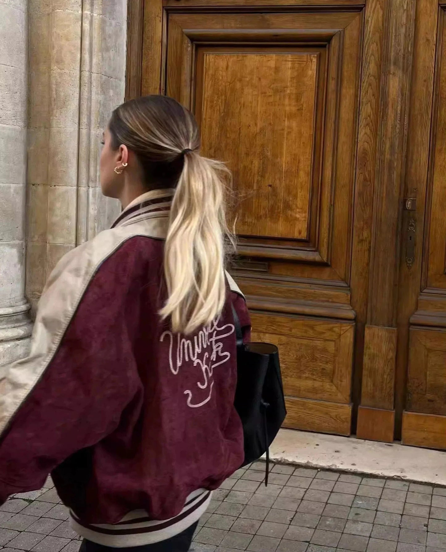 Effortlessly Elegant Jacket with a Timeless Design