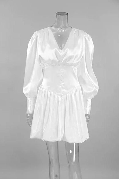 Well Tailored Dress with a Graceful Silhouette