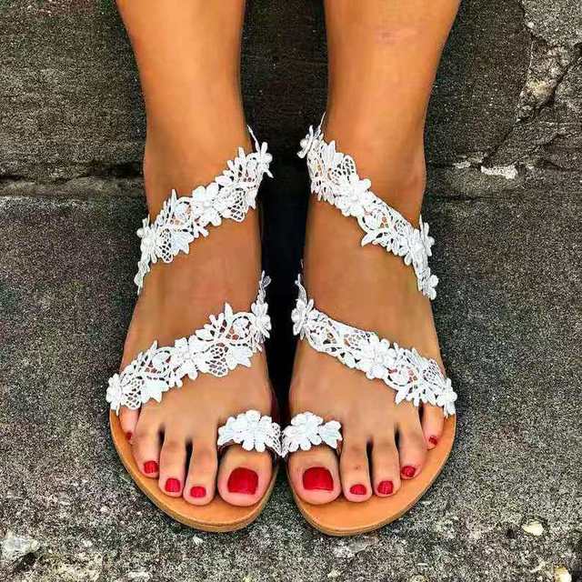 Elegant lace sandals
