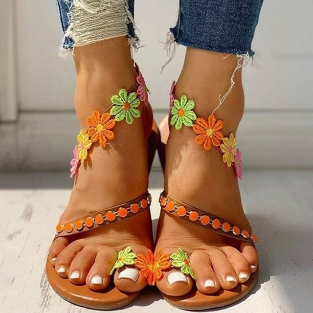 Elegant lace sandals